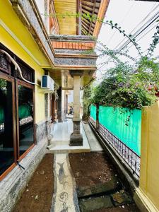 Bazén v ubytování Rodin Bali Hostel nebo v jeho okolí
