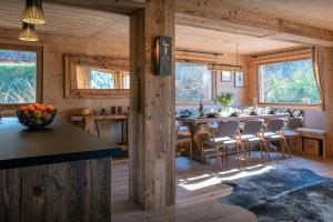Εστιατόριο ή άλλο μέρος για φαγητό στο Chalet Bonnevie - OVO Network +17 φωτογραφίες