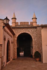 Imagen de la galería de Masia de San Juan - castillo con piscina en plena Sierra Calderona, en Segorbe