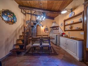 Kuchyň nebo kuchyňský kout v ubytování Wine cave