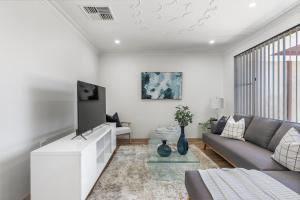 Fotografie z fotogalerie ubytování Coastal Charm: Halls Head Getaway in Mandurah v destinaci Mandurah