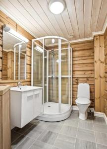 Kylpyhuone majoituspaikassa BjorliKos