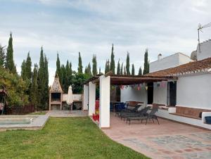 Κήπος έξω από το Villa Aguacate con Apto