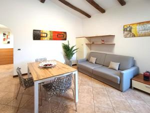 Ruang duduk di Int 4 - Suite Edoardo by Residence San Luca