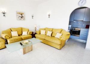 Kuchyňa alebo kuchynka v ubytovaní Skol 439 Spacious and Refurbished Apartment with Sea Views