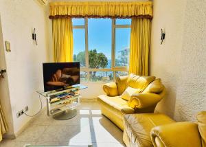 Posedenie v ubytovaní Skol 439 Spacious and Refurbished Apartment with Sea Views