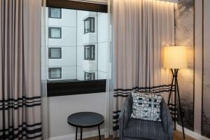DoubleTree by Hilton Berlin Ku'damm的休息区