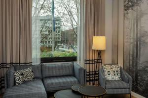 DoubleTree by Hilton Berlin Ku'damm的休息区