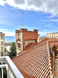 una vista desde el techo de un edificio en La Casa Del Molo, en Finale Ligure