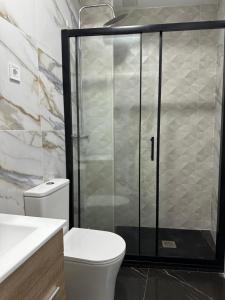 Koupelna v ubytování Rooms Mediavilla + 22 fotografií