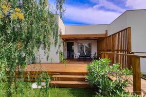 Vonkajšia záhrada v ubytovaní Villa T3 climatisée en résidence avec piscine