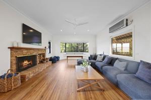 TV a/nebo společenská místnost v ubytování Lake Access - Mansfield - Sleeps 12