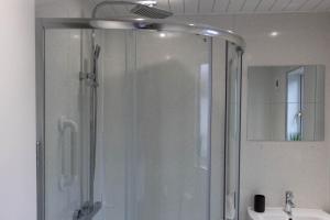 Koupelna v ubytování Dubbie House