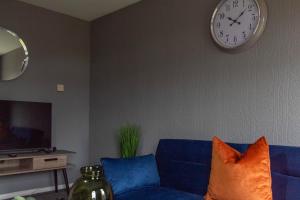 TV a/nebo společenská místnost v ubytování Dubbie House