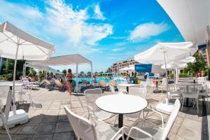 Ресторан / й інші заклади харчування у Premier Fort Beach Hotel