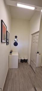 Una televisión o centro de entretenimiento en PescaraHome Monolocale Essential