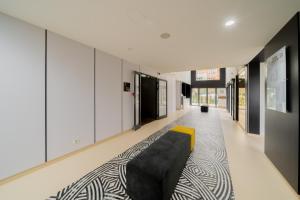 Posedenie v ubytovaní Lulu Apartments - ROSA - studio hotelowe z klimatyzacją i konsolą PS4 - Solny Resort