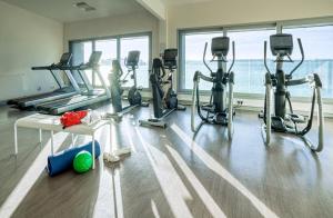 Fitness centrum a/nebo fitness zařízení v ubytování Hôtel Valdys Thalasso & Spa - Beau rivage