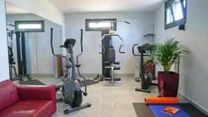The fitness centre and/or fitness facilities at West Crete Chania - Villa Europa