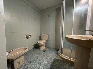 Koupelna v ubytování Apartamentos Neptuno Oropesa 3000
