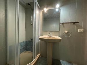 Koupelna v ubytování Apartamentos Neptuno Oropesa 3000
