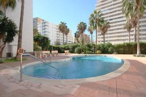 Basen w obiekcie Apartamento Frentemar 1 by Costa CarpeDiem lub w pobliżu