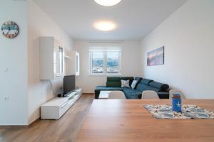 Gallery image of CROWONDER Luxury Pag New Apartments with Seaview in Pag