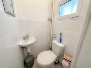 Koupelna v ubytování Maison Centre ville Meaux-Gare-Disney