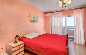 Posteľ alebo postele v izbe v ubytovaní Stunning Apartment In Sveti Juraj