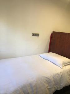 Posteľ alebo postele v izbe v ubytovaní Apartamento Torre Yago primera linea playa Benidorm con Wi-Fi & AC