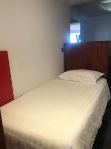 Posteľ alebo postele v izbe v ubytovaní Apartamento Torre Yago primera linea playa Benidorm con Wi-Fi & AC