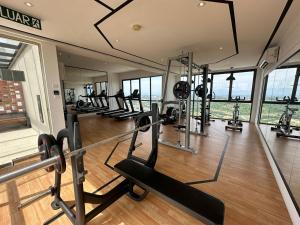 Posilňovňa alebo fitness centrum v ubytovaní Cozy Homely Studio @ Youth City Residence Nilai