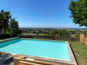 Piscine de l'établissement Maison chaleureuse avec vue exceptionnelle ou située à proximité