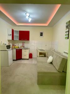 Kuchyň nebo kuchyňský kout v ubytování Belien Apartman