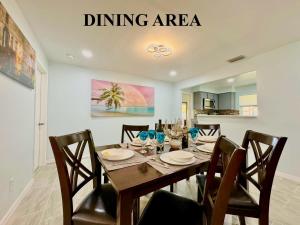 Φωτογραφία από το άλμπουμ του Family Fun-Prime Location Heated Pool Sleeps10 Villa σε Κέιπ Κόραλ