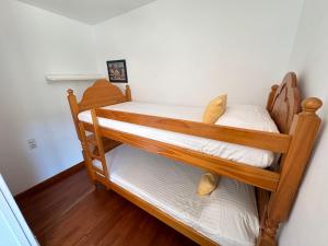 Postel nebo postele na pokoji v ubytování Agi Riu Segre Villa