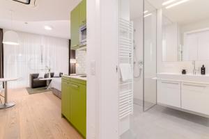 Kuchnia lub aneks kuchenny w obiekcie limehome Graz - Argos by Zaha Hadid