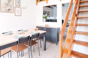 Fotografia z galérie ubytovania Charmant Duplex Quartier La Pironnière aux Sables dOlonne - 6 pers v destinácii Les Sables-dʼOlonne