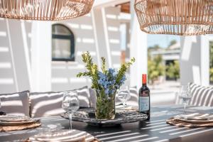 Nápoje v ubytování Oneiro Villa - Voted the best Villa in Rhodes, Greece!