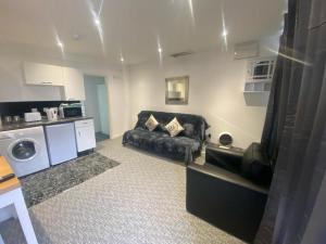 Η κουζίνα ή μικρή κουζίνα στο 3 Bed Apartment - Sleeps 6 - Free Parking Wifi +8 φωτογραφίες