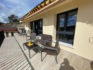 A balcony or terrace at Apartamentos Montejurra