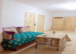 Sidi Bouzid Guesthouse的休息区