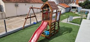 Herní místnost nebo prostor pro děti v ubytování Apartman Galija 1