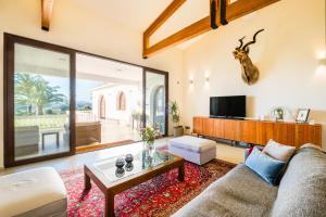 A seating area at Monte a vista - Private Villa - Pool - new in booking