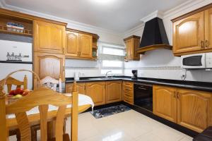 Kuchnia lub aneks kuchenny w obiekcie Apartamento Renovado "Hogar Las Vistas"