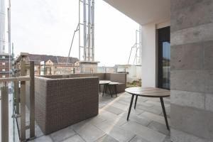 ブダペストにあるJewish Quarter Gem with rooftop terrace + parking - 601のバルコニー(テーブル、椅子付)