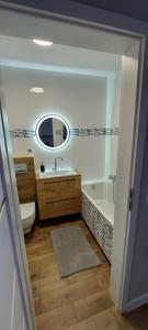 Ένα μπάνιο στο Apartament Zielone Ogrody +16 φωτογραφίες