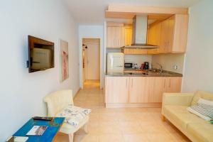 Kuchyňa alebo kuchynka v ubytovaní The Loft by Hello Homes Sitges