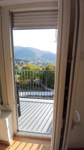 Pogled na planinu ili pogled na planinu iz apartmana