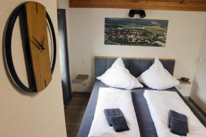 Natur- und Aktivresort Senftenberg客房内的一张或多张床位